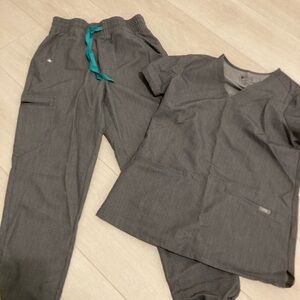 Figs graphite scrub set in XS